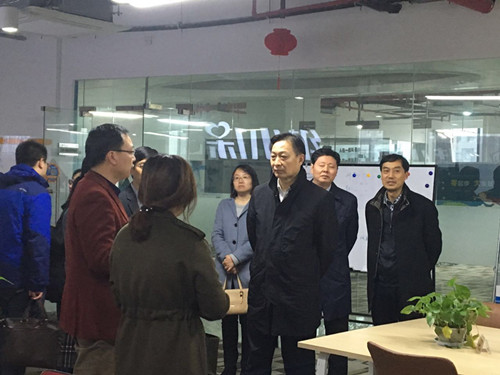 省经信委就“中国制造2025”战略参观考察维小保